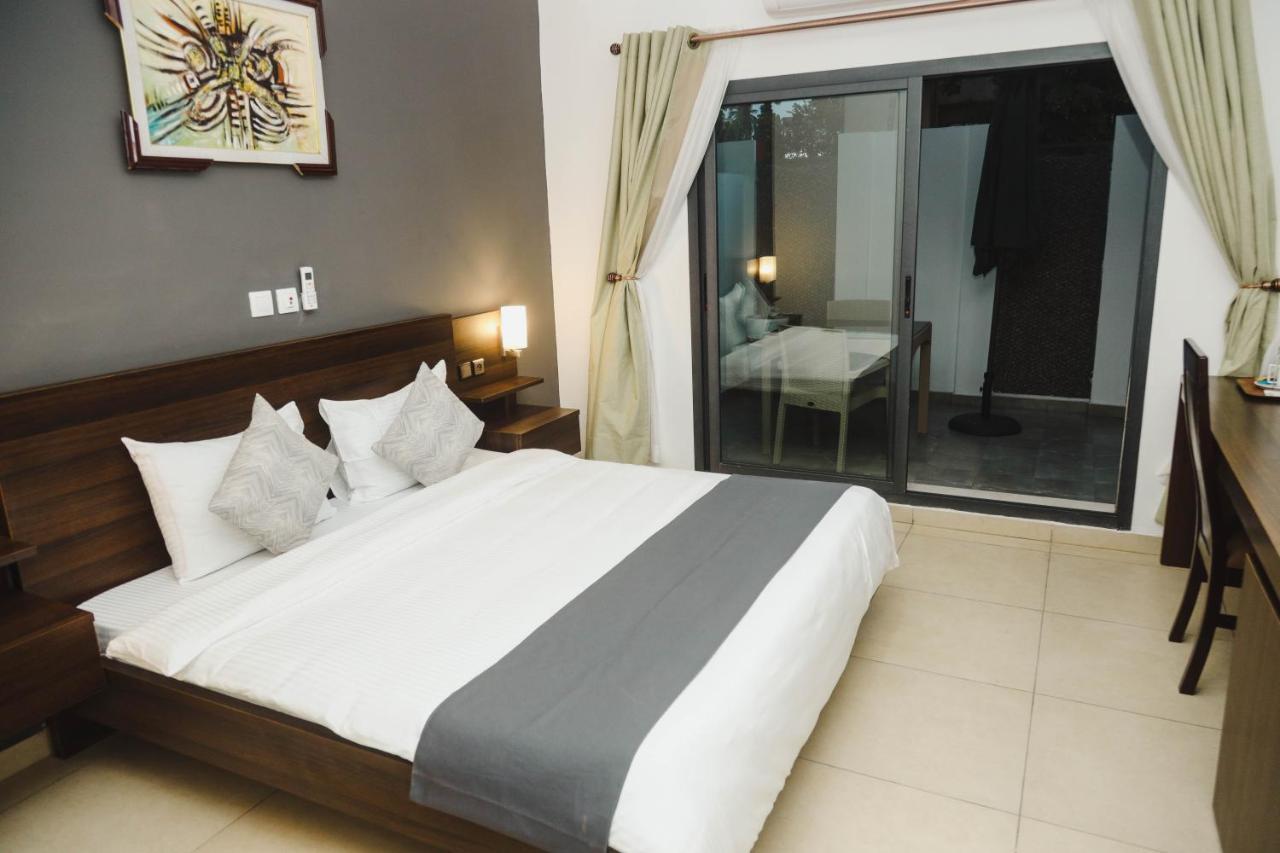 Robert'S Hotel Abidjan Buitenkant foto