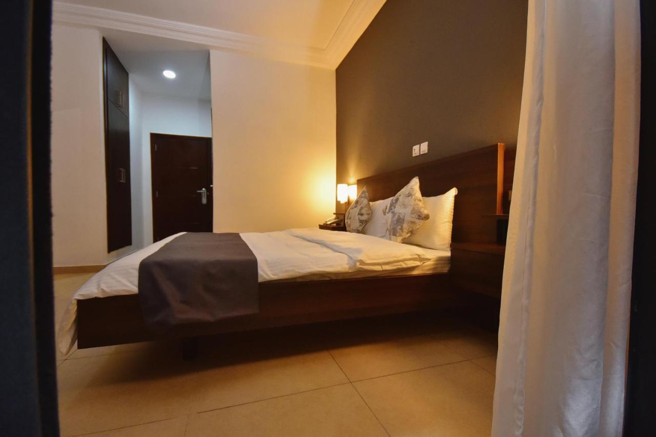 Robert'S Hotel Abidjan Buitenkant foto